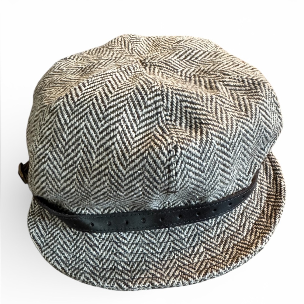 Christy Herringbone Cap with brown Accent